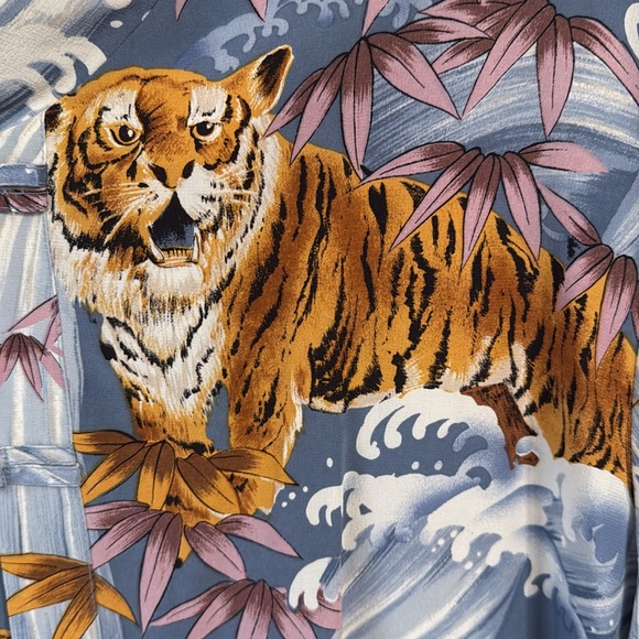 HUO HATTIE Vintage Water Tiger Blouse Women’s Size XL 100% Silk Asian - Picture 4 of 5